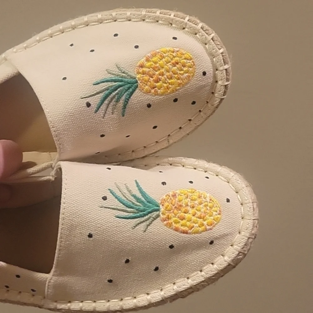 NEW! LOFT Pineapple Embroidered Espadrille Flats Flaxen Beige 6.5.